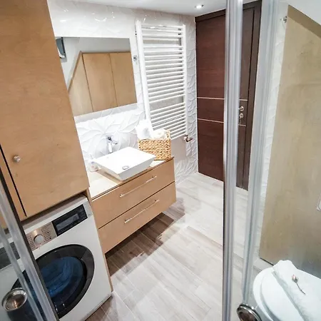 Διαμέρισμα Ninos Luxury *