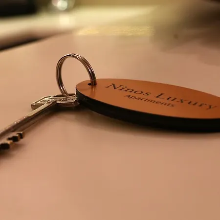 Ninos Luxury アパート *